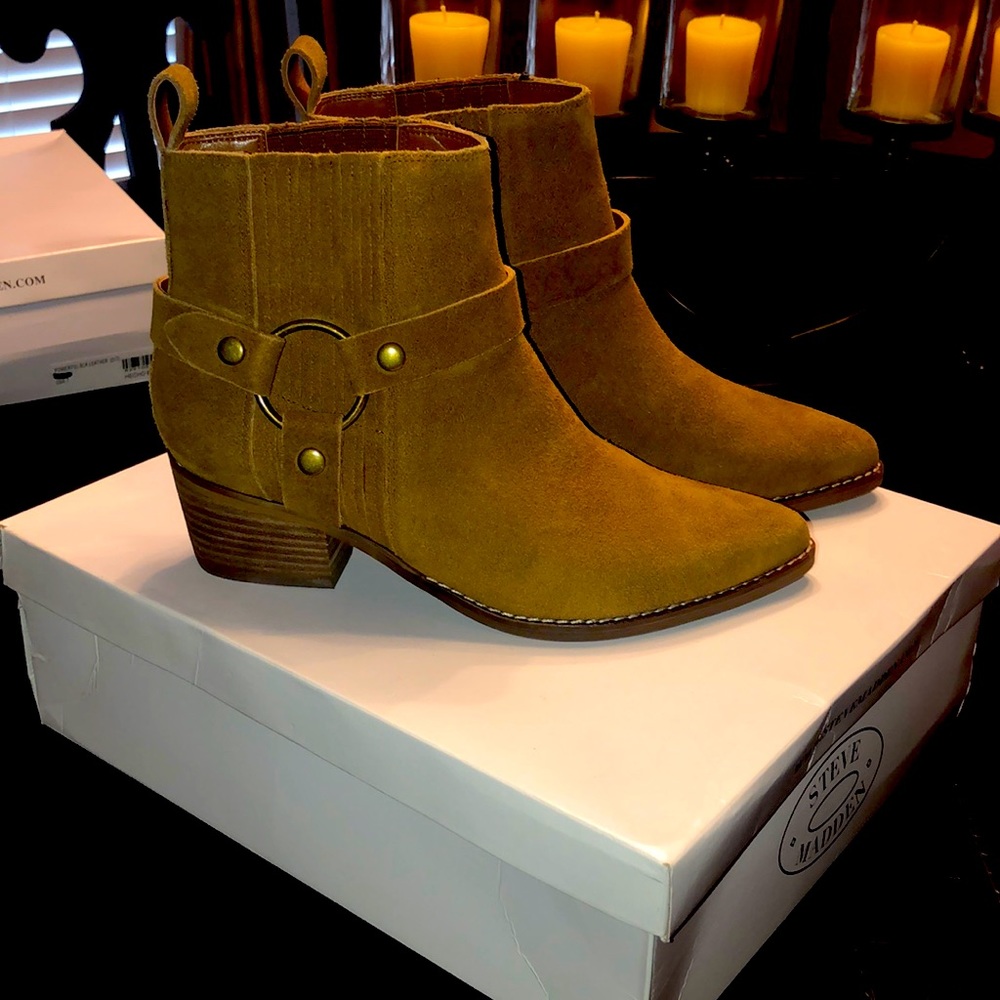 Steve Madden Powerful Suede Chestnut Bootie size 7